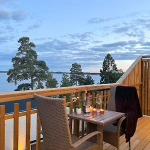 new-lakehouse-amazing-sea-view-and-private-pier.find-stockholm-hotels.com/