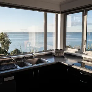  Holiday home Serenity Lakeview Retreat New Zealand